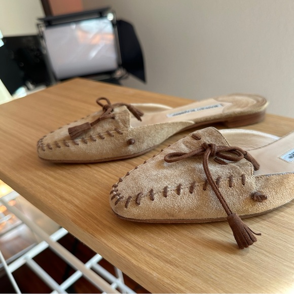 Manolo Blahnik Brown Suede Whipstitch Mules - Picture 4 of 4